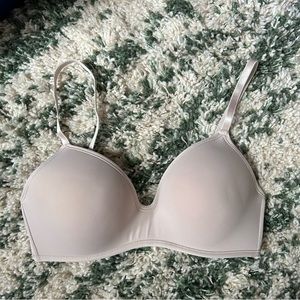Beige/tan t shirt bra - size 34c